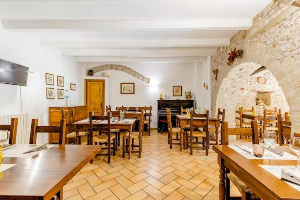Agriturismo Il Castello Assisi Buitenkant foto